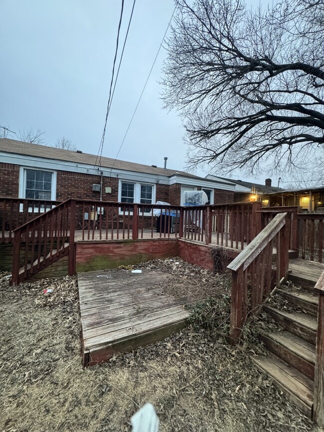 Building Photo - 3305 Pioneer Ave