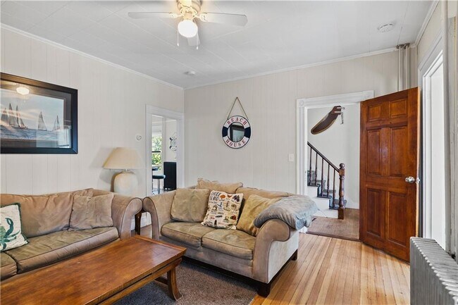 Building Photo - 16 Dean Ave