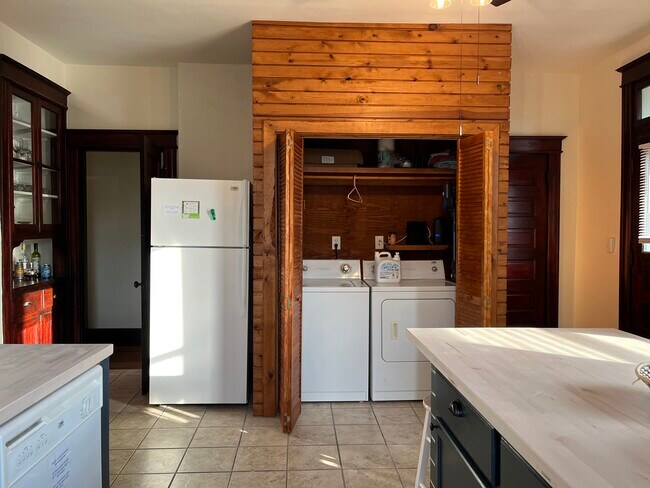 Building Photo - 3524 S Compton Ave