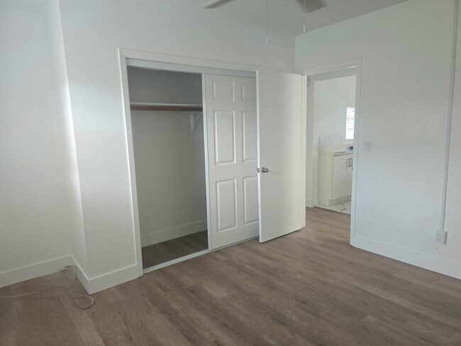 Building Photo - 3030 NW 43 Terrace