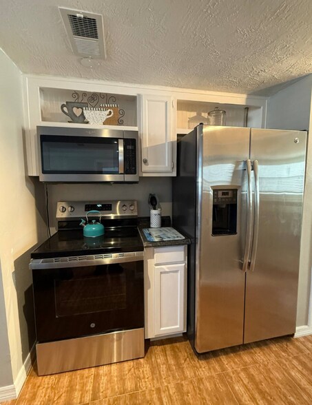 Building Photo - 4948 Allner St