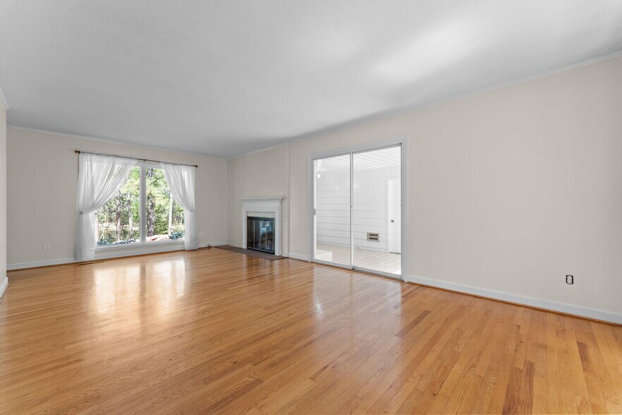 Building Photo - 1055 Inverness Rd