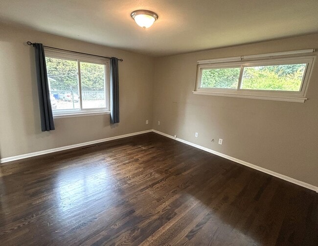Building Photo - Rambler with Basement