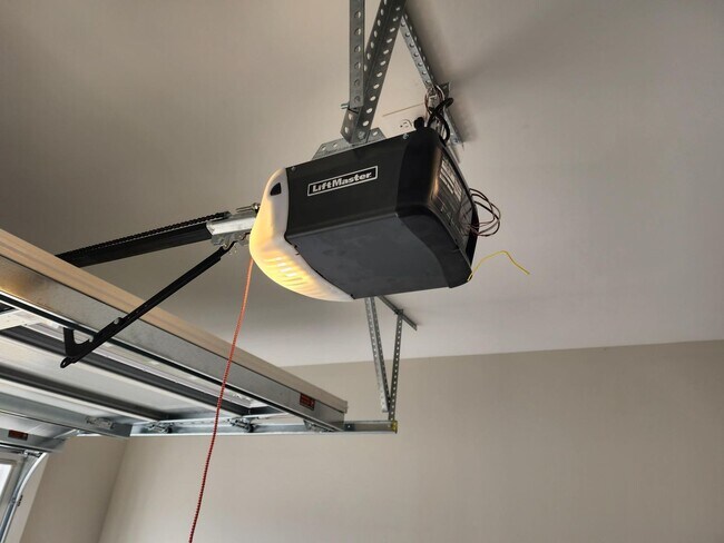 Building Photo - 2104-A  N. Kali Lane