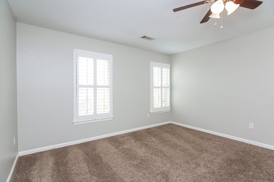 Building Photo - 8885 Gooseberry Cove