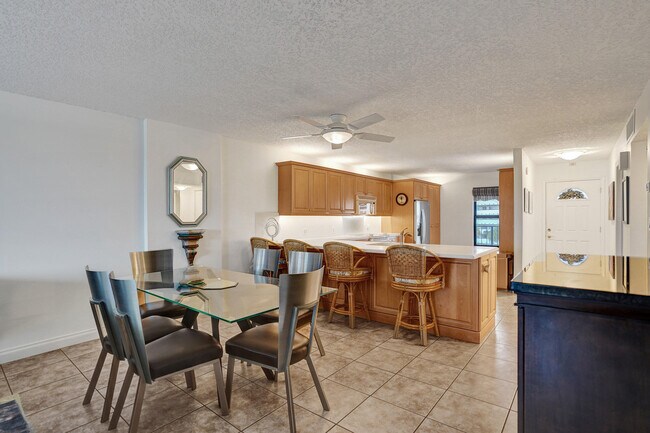 Building Photo - 1627 Riverview Rd