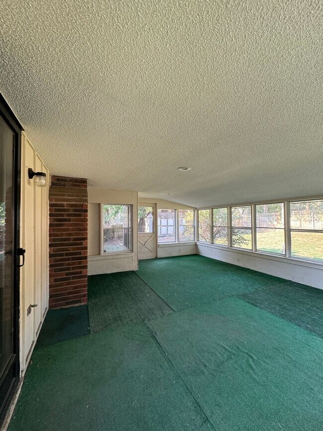 Building Photo - 5330 Westridge Rd