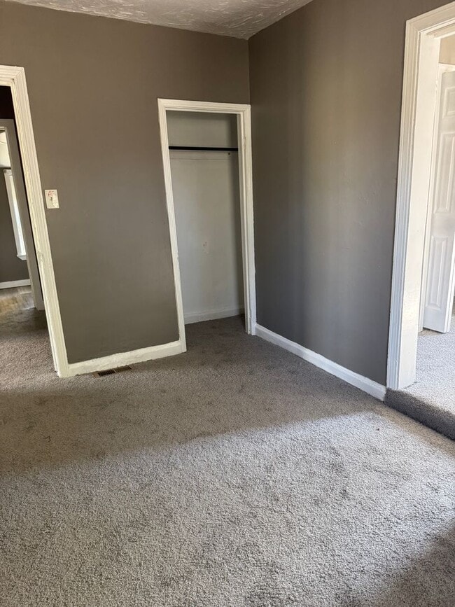 Building Photo - 3 Bedroom Home In Warren