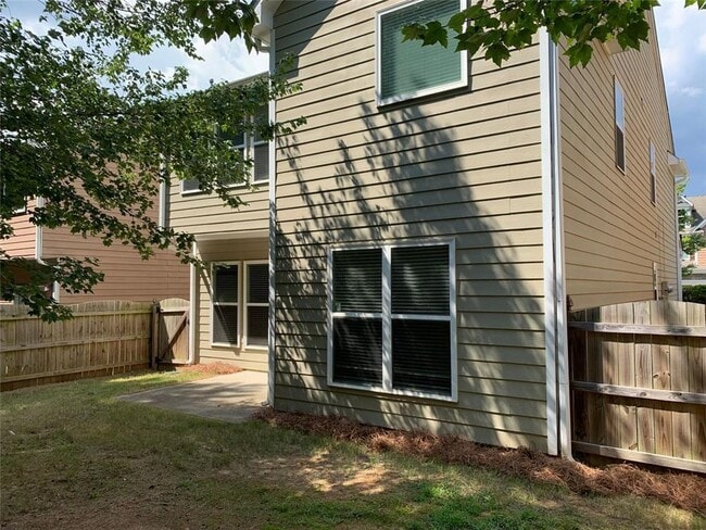 Building Photo - 5775 Weddington Dr