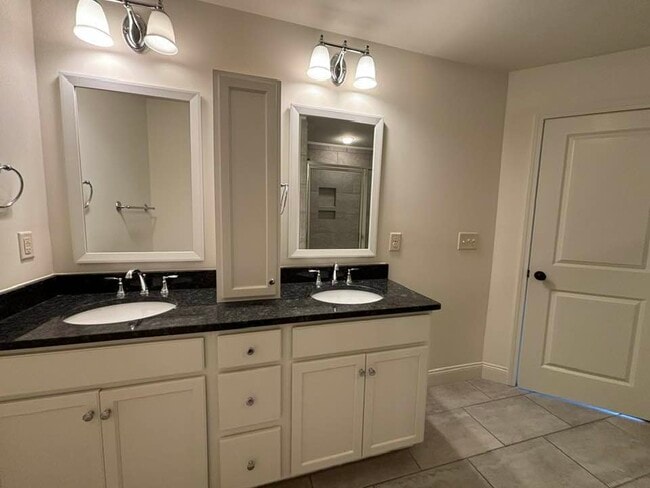 Building Photo - 4167 Lennox Wy