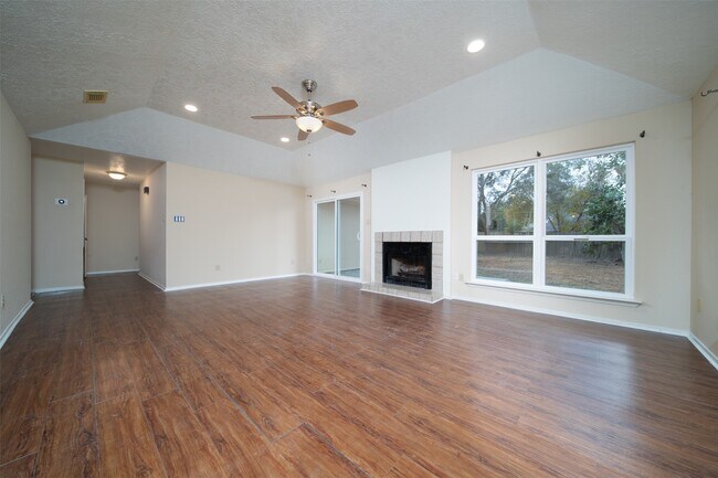 Building Photo - 2411 Gunston Ct