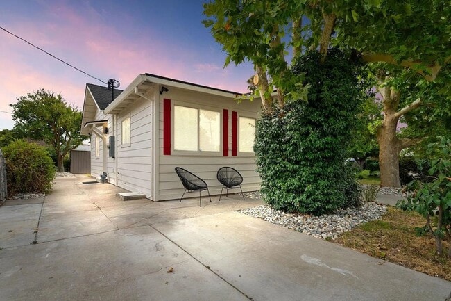 Building Photo - 5891 28th St