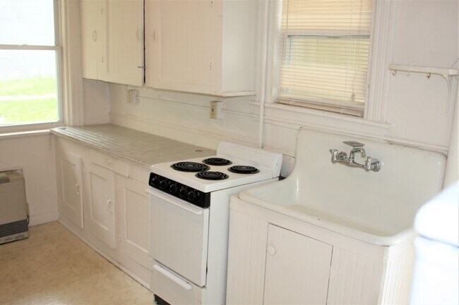 Primary Photo - 205 Church St