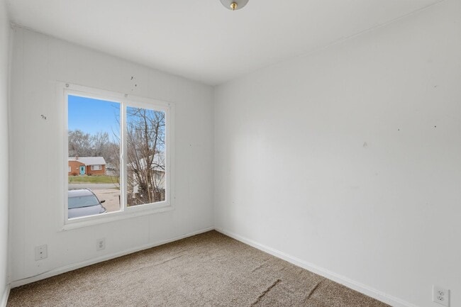 Building Photo - Swan Street Triplex