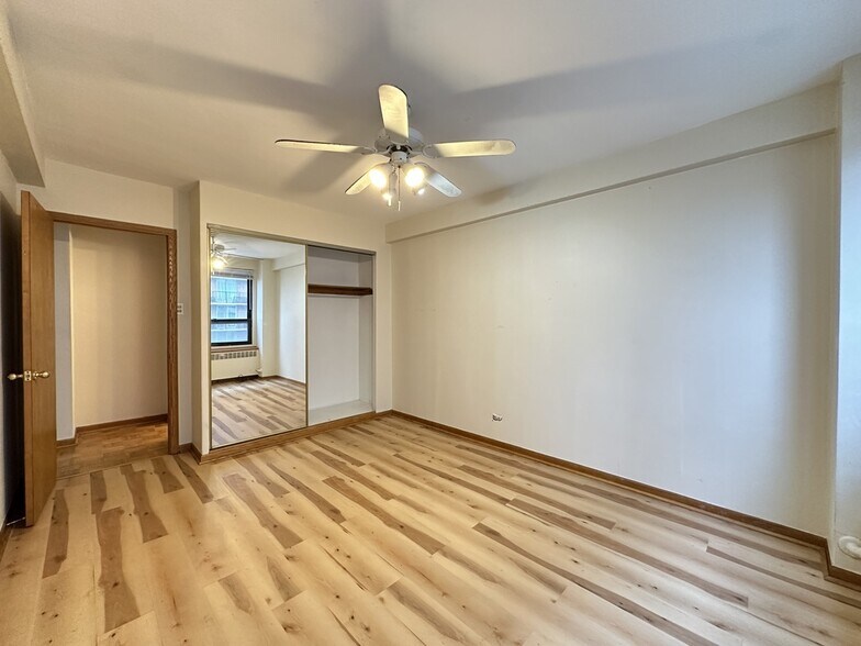 Building Photo - 4180 N Marine Dr