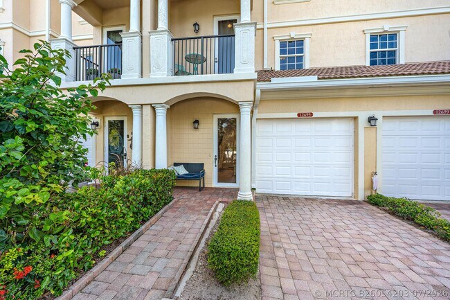 Building Photo - 12695 SE Old Cypress Dr