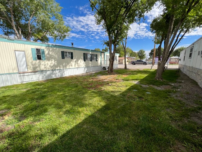 Building Photo - 2 Bedroom 1 Bath Updated Mobile Home in A & J Mobile Home Park