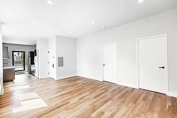 Floorplan - 101 E 10th St