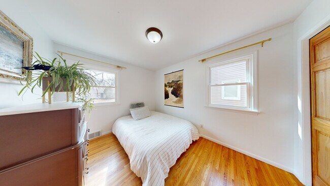 Bedroom - 2600 Xylon Ave S