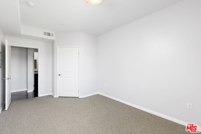 Building Photo - 1408 W Washington Blvd