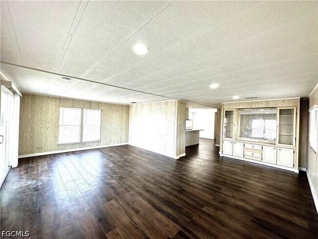 Building Photo - 16004 Tangelo Way