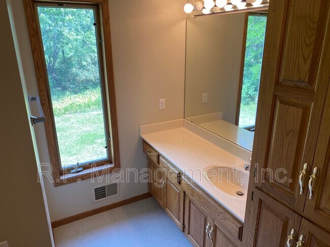 Building Photo - 4626 Linnea Ln