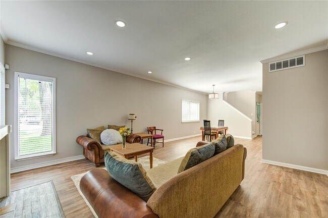Building Photo - 1602 Prairie Grove Dr