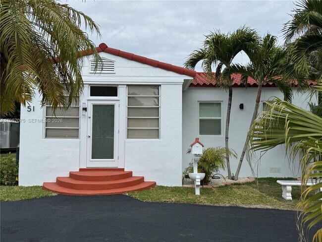 Building Photo - 51 Montilla Ave