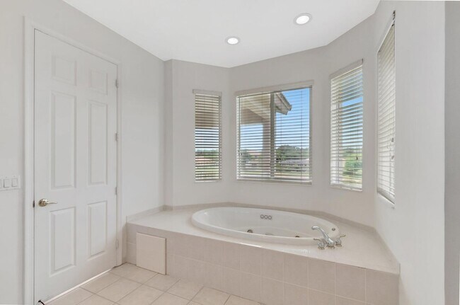 Building Photo - 11286 Regatta Ln