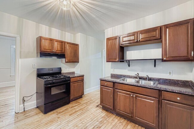 Building Photo - 2939 Russell Ave N