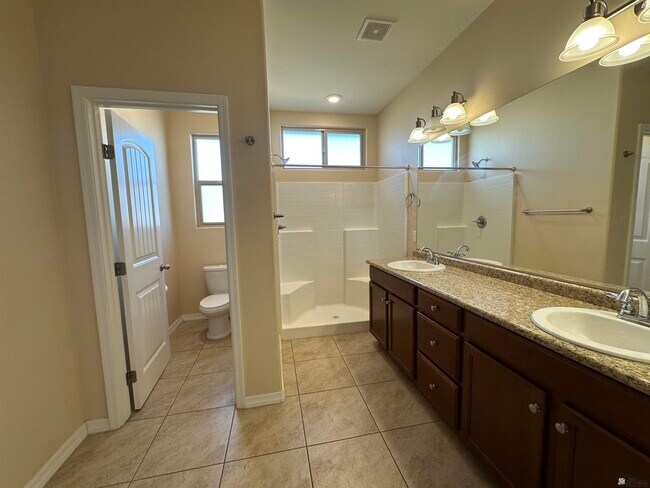 Building Photo - 6558 E 35th Rd