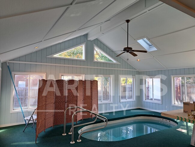 Building Photo - 844 Brookland Curv