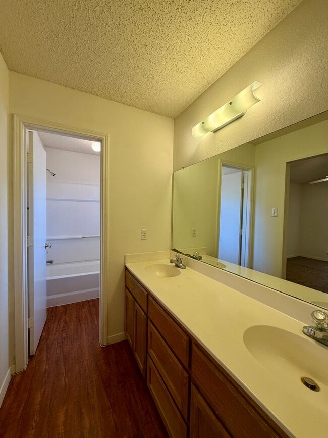 Building Photo - Duplex