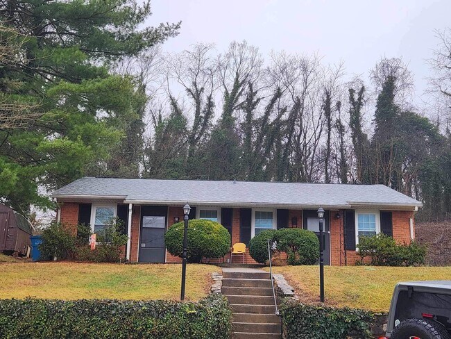 Building Photo - 2730 Forest Hill Ave NW