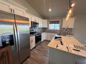 Building Photo - 2311 Eagle Valley Dr S