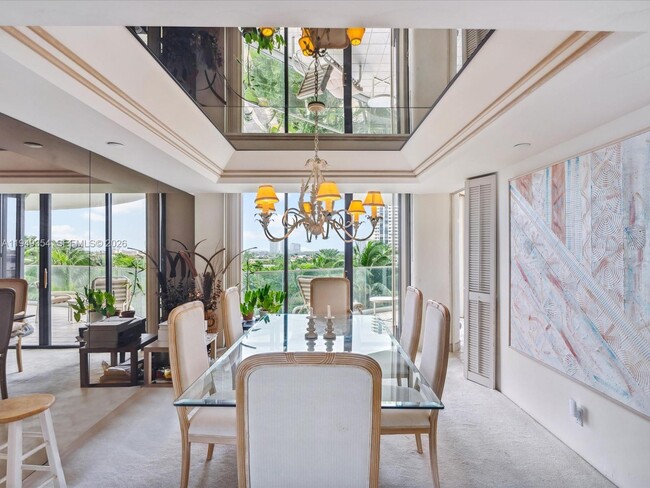 Building Photo - 2800 Island Blvd