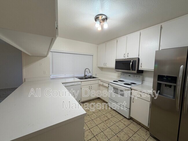 Building Photo - 73340 Shadow Mountain Dr