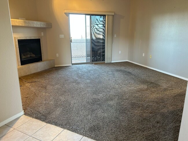 Building Photo - Long term - unfurnished ground floor condo