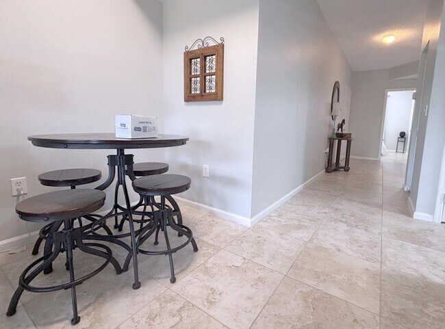 Building Photo - 2080 Greenview Shores Blvd