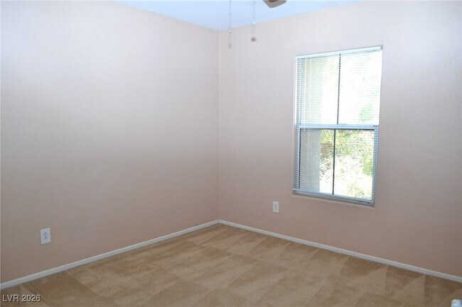 Building Photo - 520 Taunton St