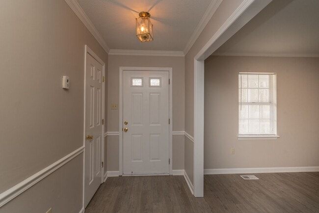 Building Photo - 3 Bed/2.5 Bath House for Rent in Martinez w/ Garage & Fenced Back Yard