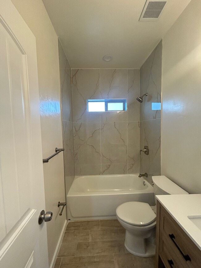 Building Photo - 1324 Renda Ct