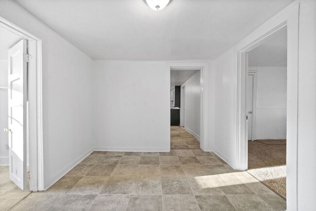 Building Photo - 1124 Palmyra Rd