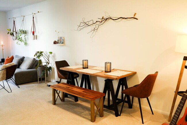 Building Photo - 2419 Fifth Ave