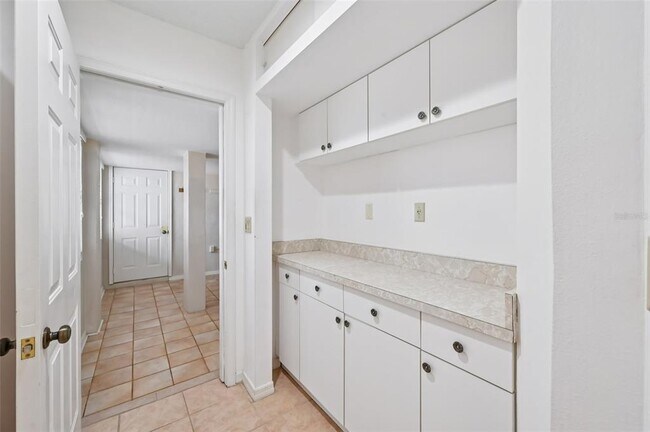 Building Photo - 227 Southampton Dr