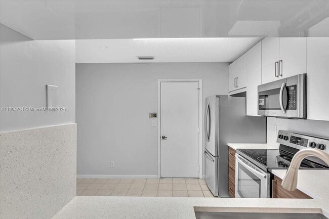 Building Photo - 11050 Nautilus Dr