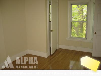 Building Photo - 133 Brook St