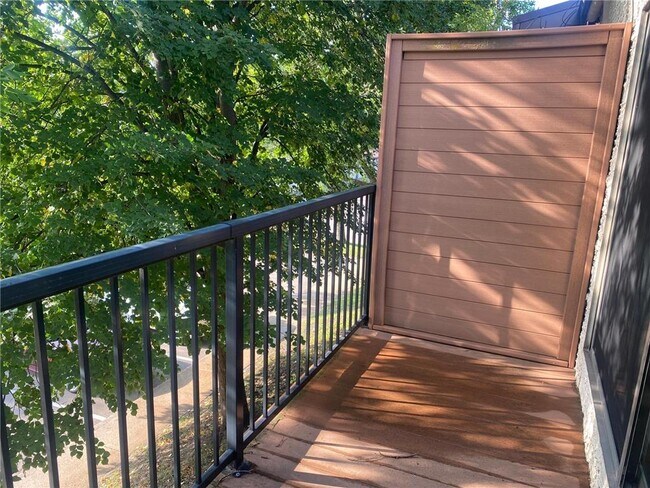 Building Photo - 7350 York Ave S