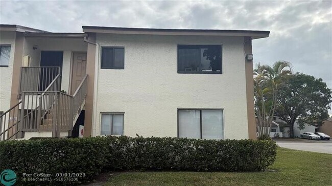 Building Photo - 110 NW 60th Ave