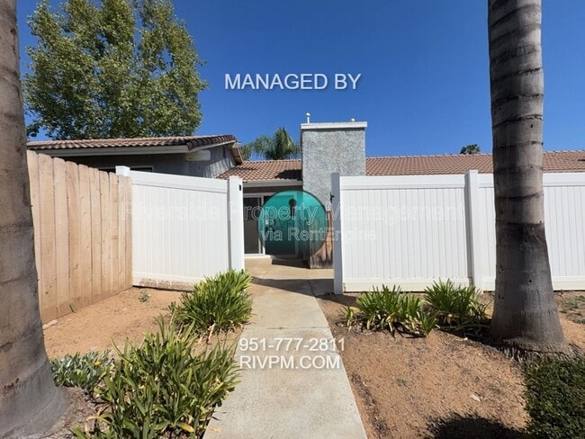 Building Photo - 9505 Arlington Ave